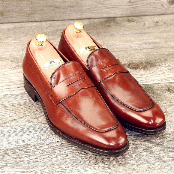 * NEW * $425 TO BOOT NEW YORK Italian Loafer 9 M Neiman Marcus * add $15 Trees